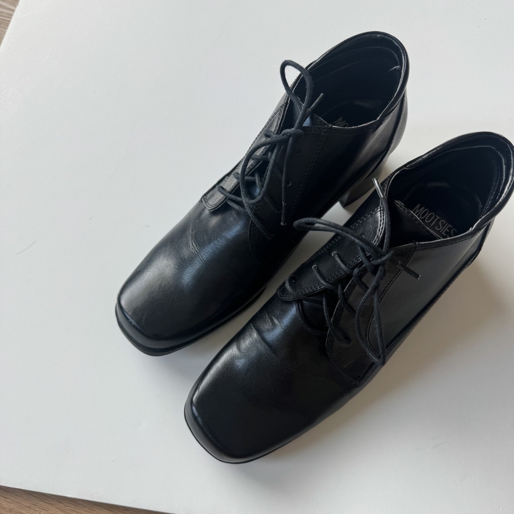VTG Black Faux Leather Lace Up Block Heel Booties 8.5M Mootsies Tootsies - Picture 10 of 10